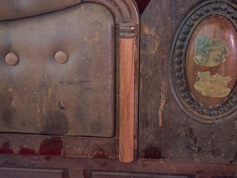 成都红木门修复公司